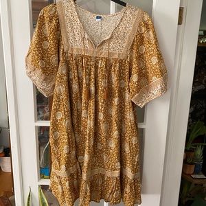 Old navy boho dress. WXXL gold w floral print. Never worn. Perfect for summer.